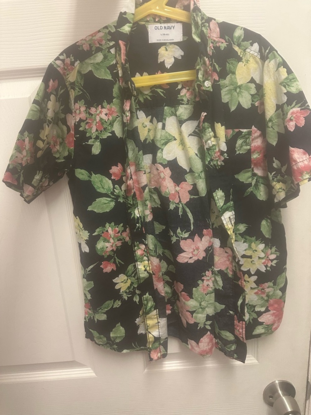 Old Navy Black Floral Short-Sleeve Button-Up Shirt with Green and Pink Accents